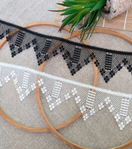 Geometrical Alignment Venise Guipure lace No 545