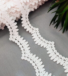 Loop Love 2 Guipure Lace No 553
