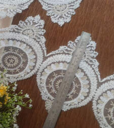 Touch Of Royalty Corded Lace No 661b