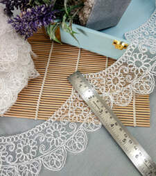 Outline Cord Floral Scallops On Net Lace No 775a