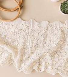 3D Daisy Hakoba Statement Lace No 840