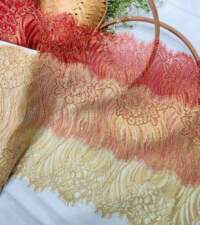 Chantilly Statement Lace No 902