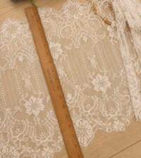 Vertical Pattern Floral Chantilly Lace No 122c